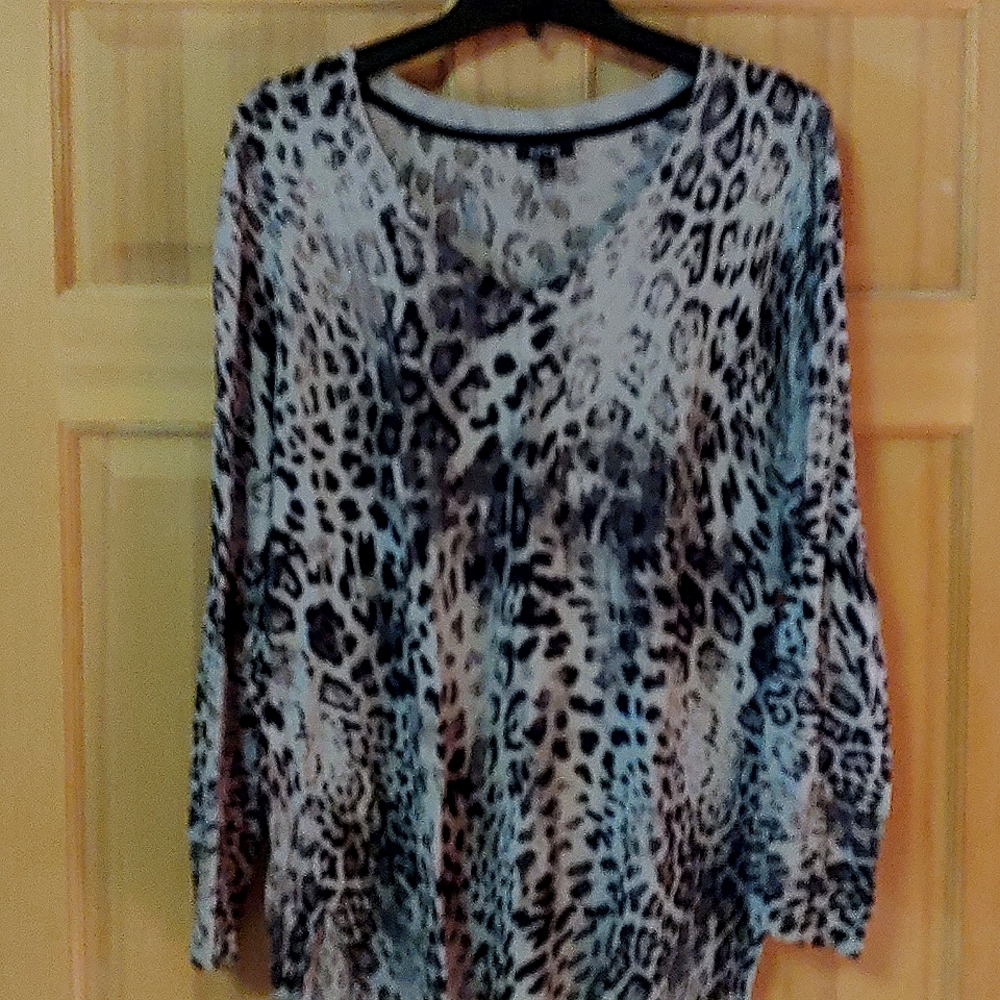 Apt. 9 Leopard Print V-Neck Light Sweater